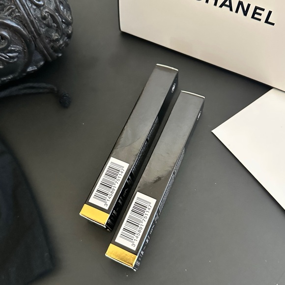 BNIB CHANEL LE ROUGE DUO ULTRA TENUE IN 48 - SOFT ROSE $48 - Picture 7 of 10